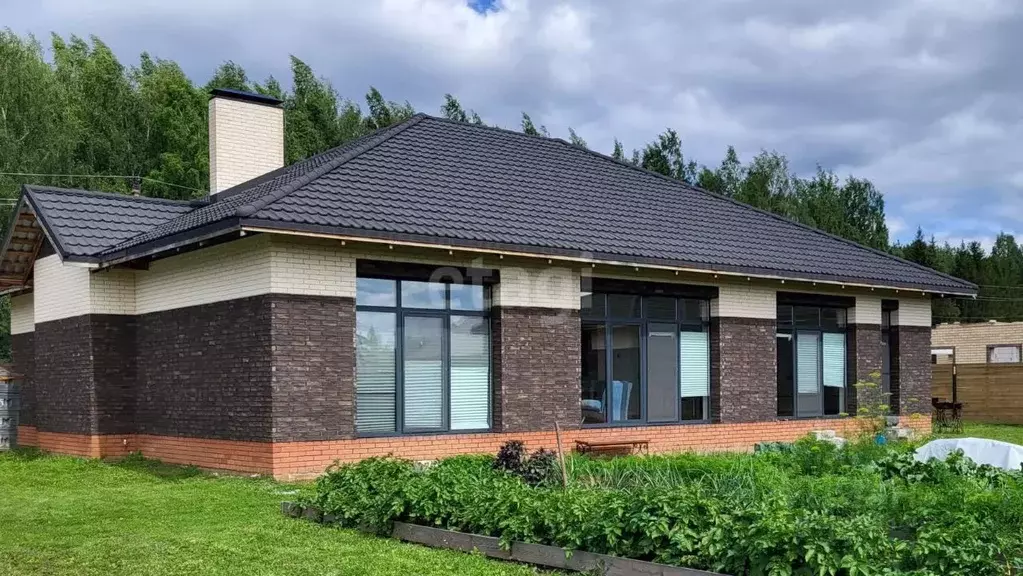 Дом в Пермский край, Оса ул. Степана Разина, 122 (193 м) - Фото 1