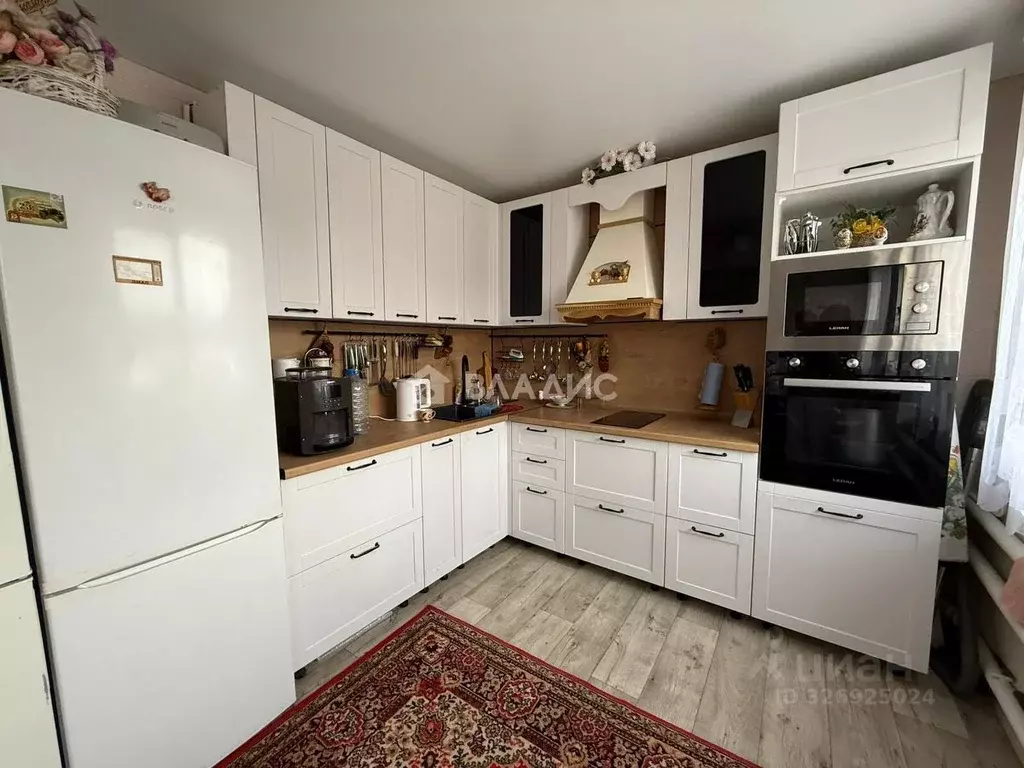 Дом в Алтайский край, Бийский район, с. Малоугренево ул. Шукшина (124 ... - Фото 2