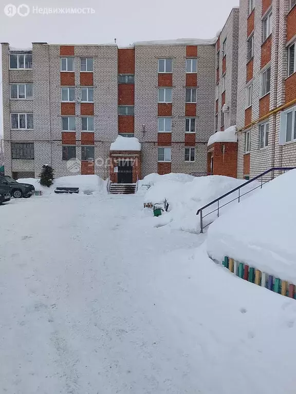 3-комнатная квартира: Цивильск, улица Куйбышева, 13 (78.9 м) - Фото 1