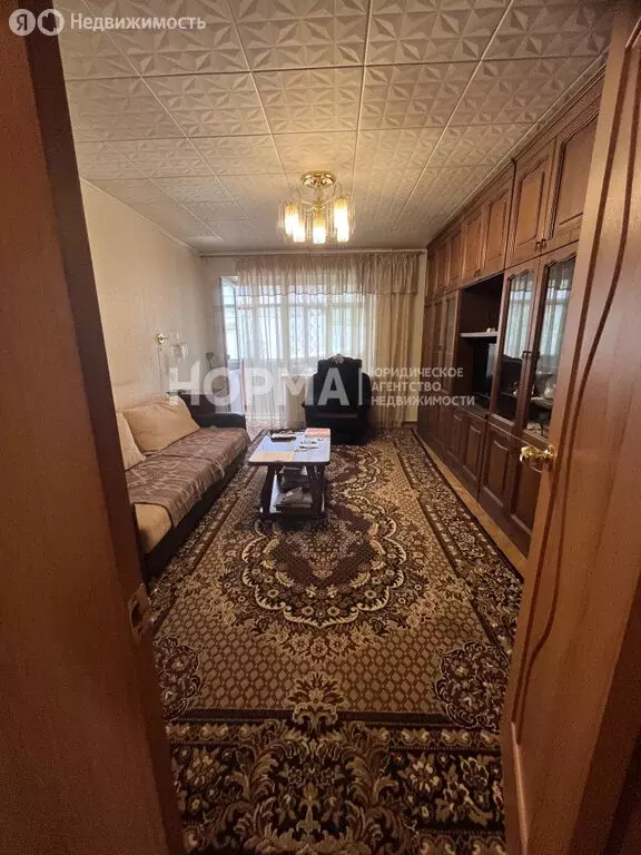 3-комнатная квартира: Октябрьский, улица Геофизиков, 4 (64.1 м) - Фото 0