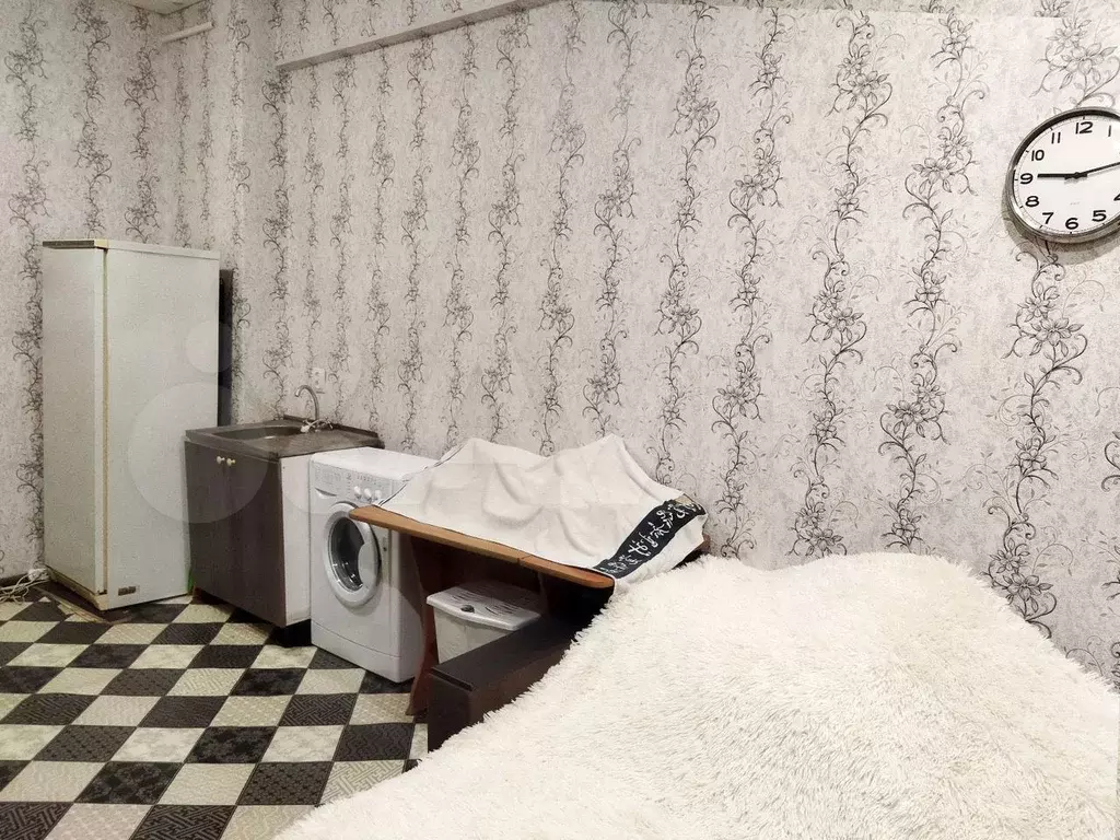 Комната 18 м в 5-к., 1/3 эт. - Фото 1