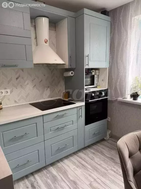 2-комнатная квартира: Тюмень, улица Мельникайте, 127А (51 м) - Фото 1