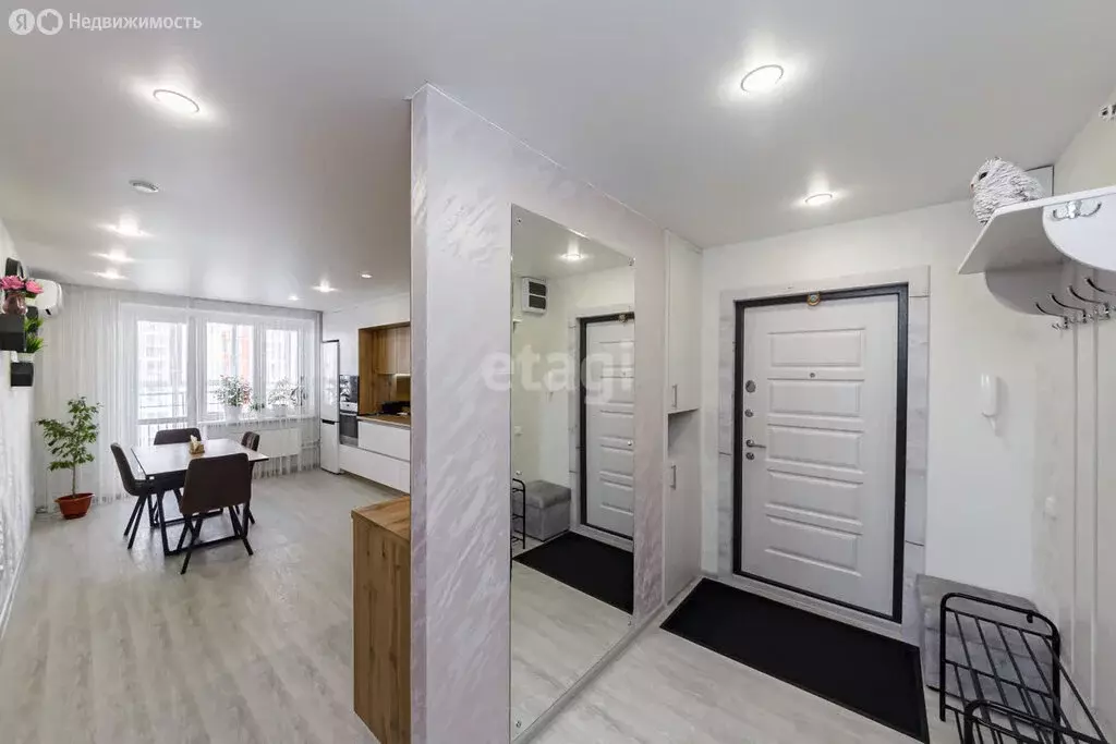 3-комнатная квартира: Тюмень, улица Александра Митинского, 7к1 (93 м) - Фото 1