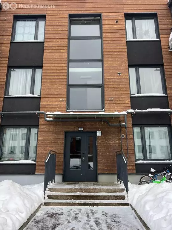 3-комнатная квартира: деревня Красный Посёлок, улица Конюхова, 20 (79 ... - Фото 2