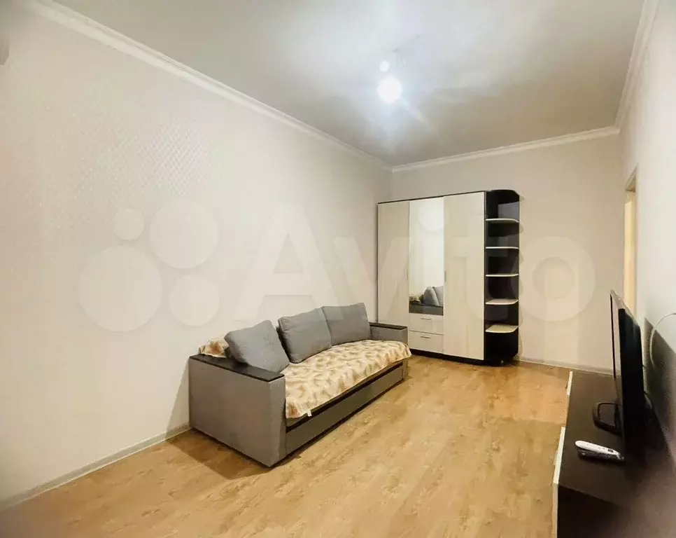 1-к. квартира, 38 м, 3/3 эт. - Фото 1
