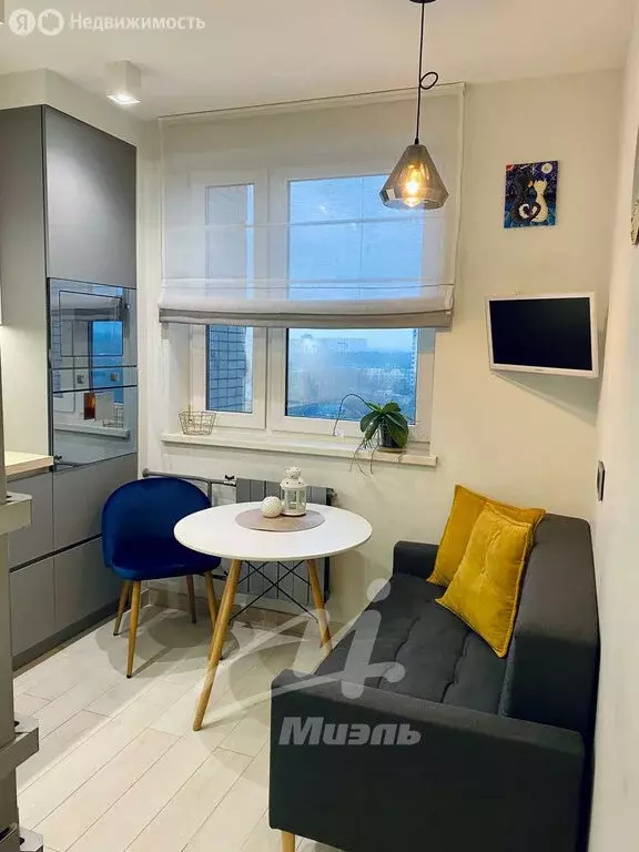 3-комнатная квартира: Лобня, улица Калинина, 21 (71.7 м) - Фото 0