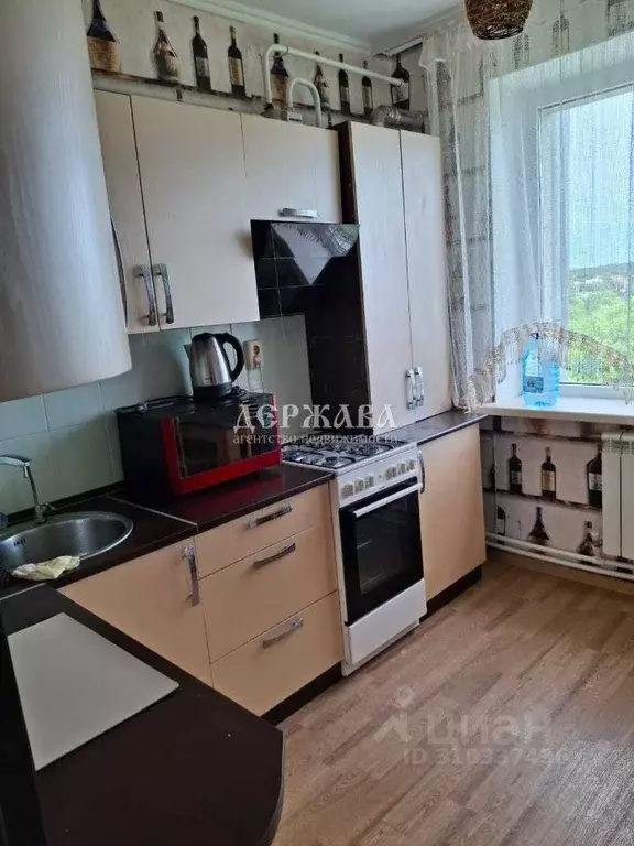 2-к кв. Белгородская область, Старый Оскол Заречье мкр, 22 (48.0 м) - Фото 0