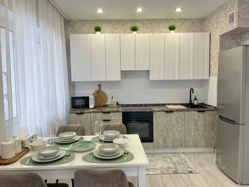 2-к кв. Сахалинская область, Южно-Сахалинск просп. Победы, 11 (80.0 м) - Фото 1