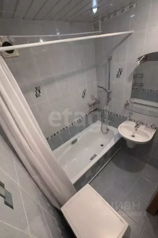 2-к кв. Тюменская область, Тюмень ул. Малыгина, 58 (50.0 м) - Фото 1