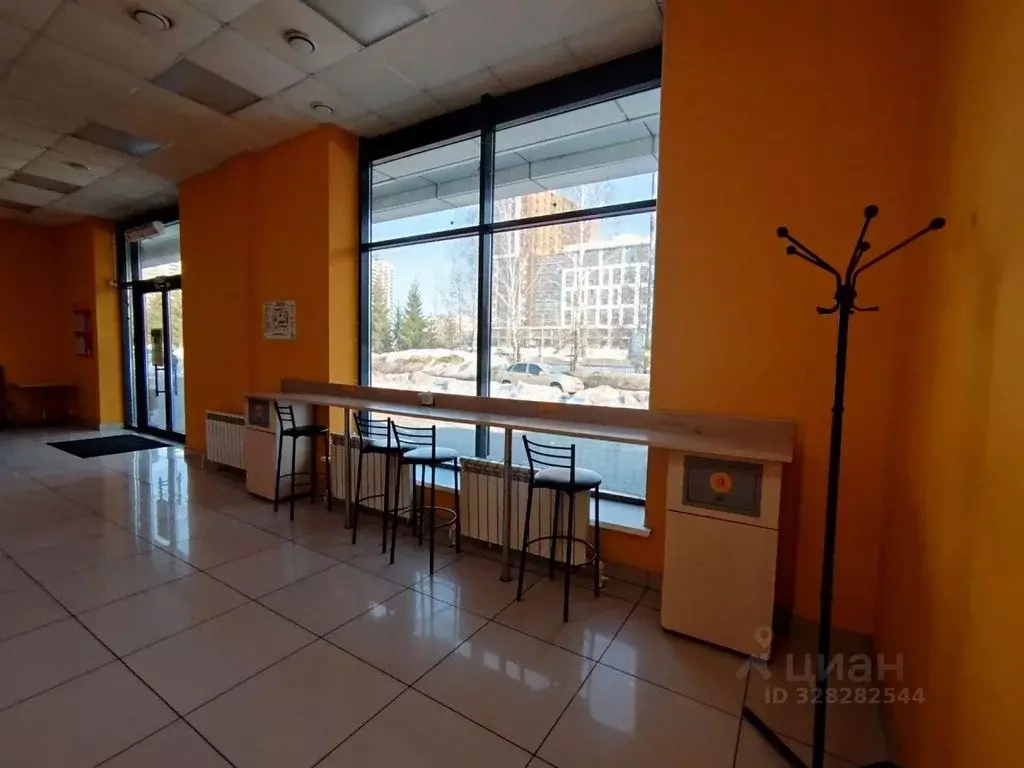 Помещение свободного назначения в Татарстан, Набережные Челны просп. ... - Фото 2