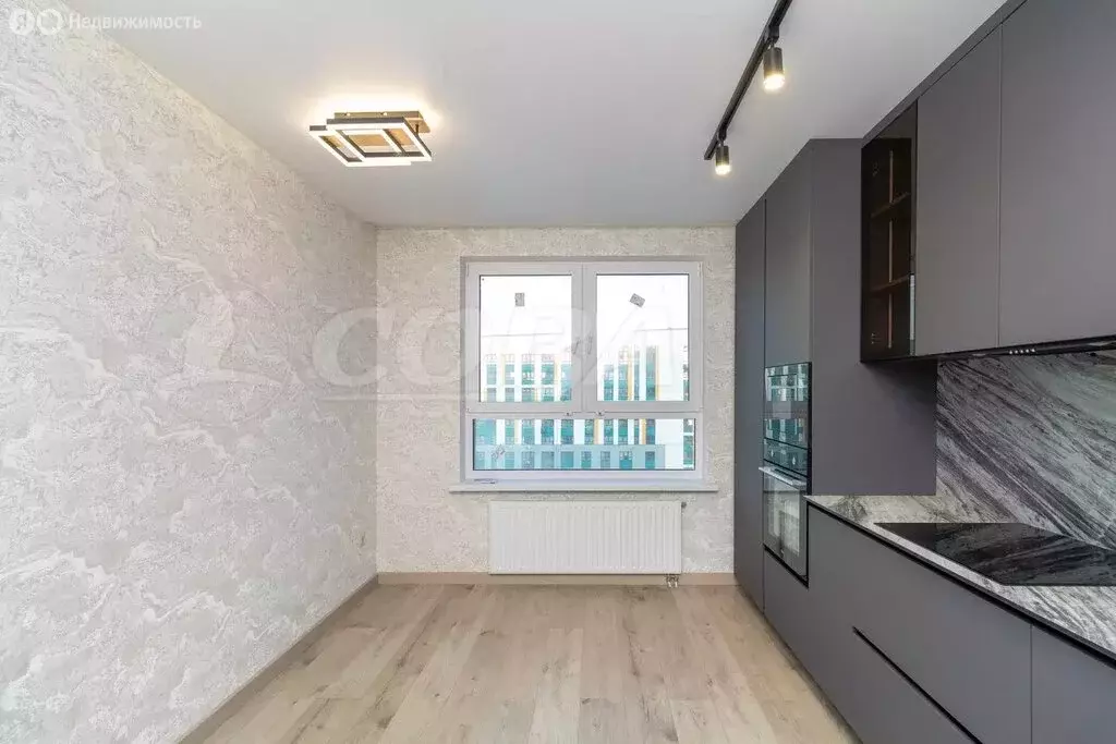 3-комнатная квартира: Тюмень, улица Павла Никольского, 2 (88 м) - Фото 1