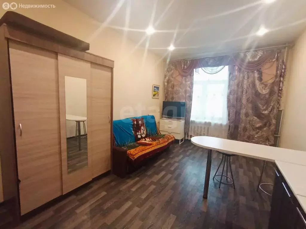 1к в 9-комнатной квартире (17 м) - Фото 0
