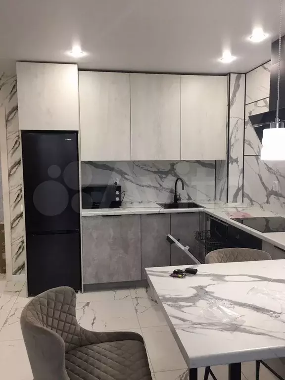 3-к. квартира, 80 м, 3/10 эт. - Фото 0
