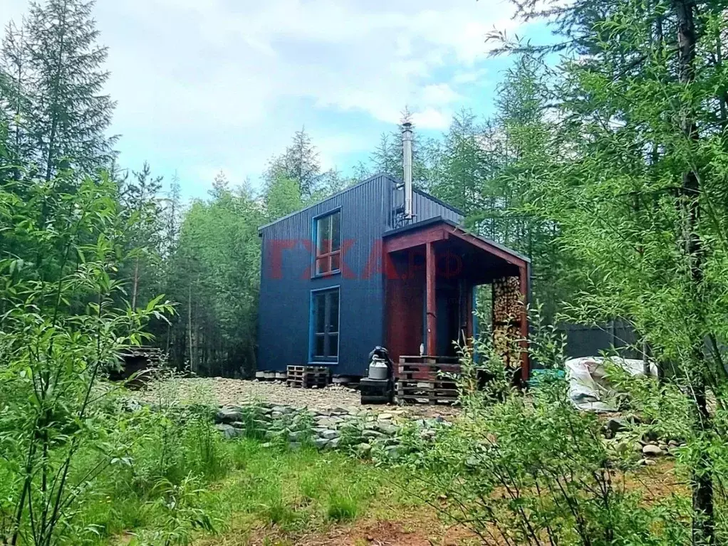 Дом в Саха (Якутия), Нерюнгри Беркакит пгт, ул. Первостроителей (30 м) - Фото 0