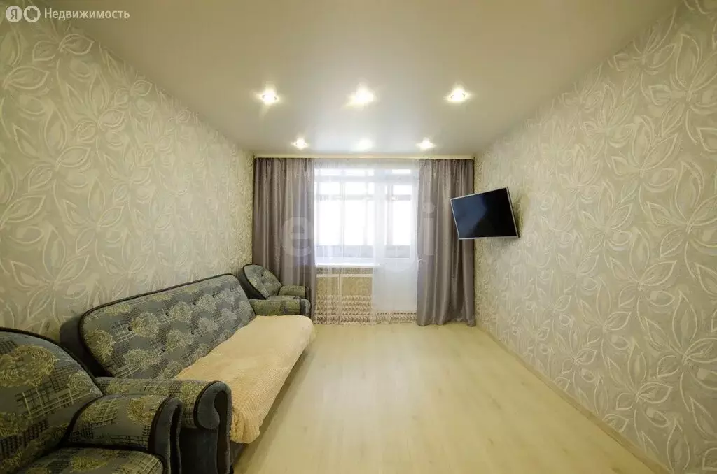 3-комнатная квартира: Ялуторовск, улица Свободы, 251 (65 м) - Фото 1