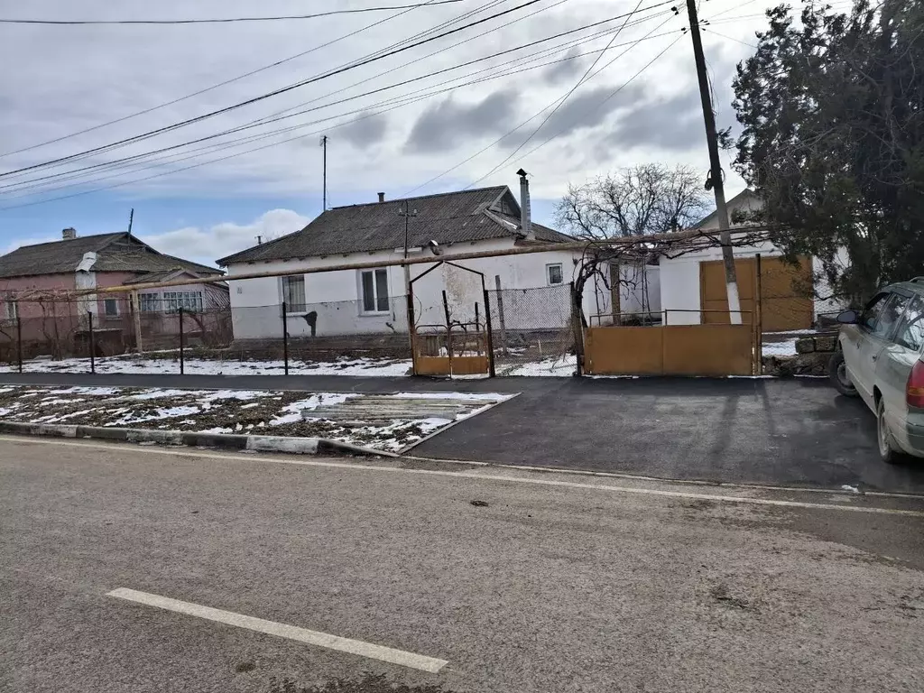 Дом в Крым, Сакский район, с. Фрунзе ул. Гагарина, 71 (90 м) - Фото 2