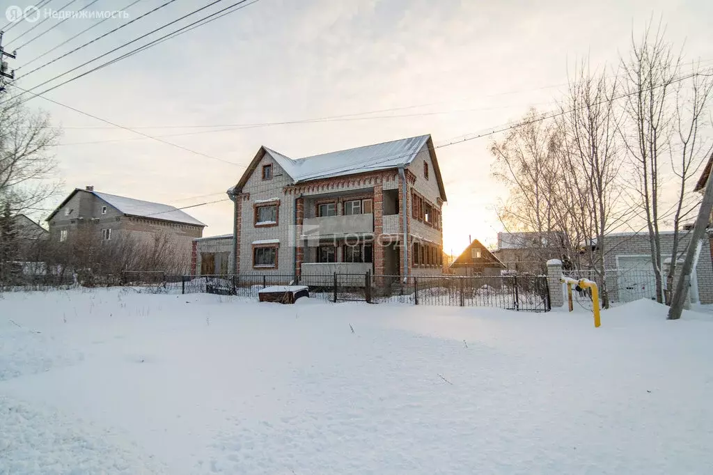 Дом в Барнаул, микрорайон Авиатор, Осенняя улица, 5 (187 м) - Фото 1