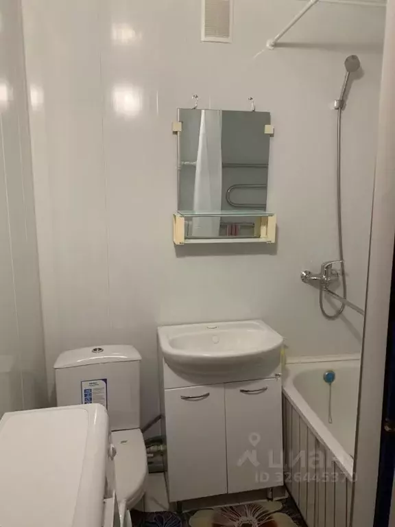 3-к кв. Брянская область, Клинцы ул. Гагарина, 74 (57.4 м) - Фото 0