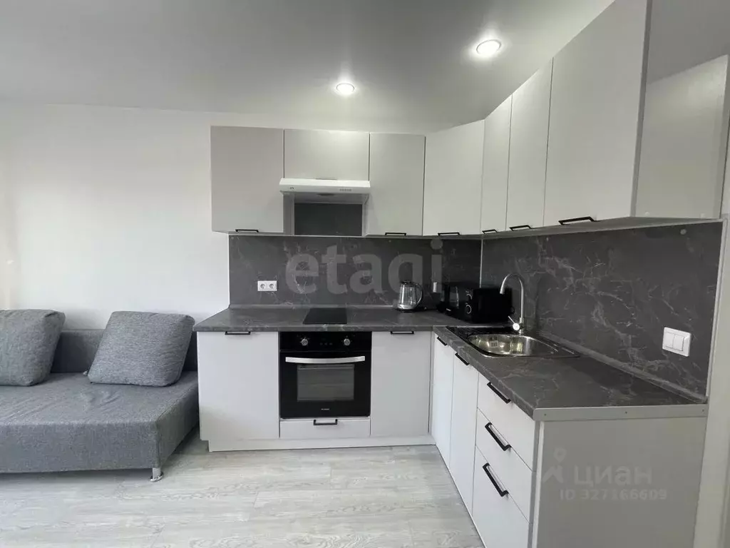 1-к кв. Тюменская область, Тюмень Новосибирская ул., 131 (44.0 м) - Фото 0