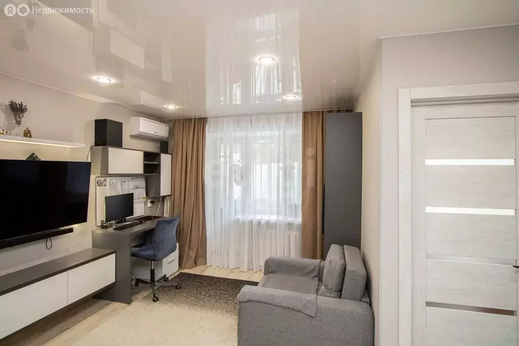 3-комнатная квартира: Тюмень, улица Республики, 176 (57 м) - Фото 2