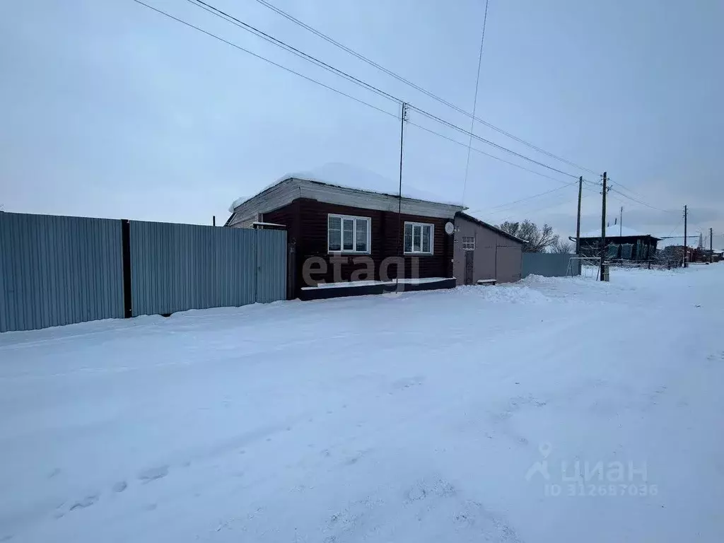 Дом в Курганская область, Далматовский муниципальный округ, с. ... - Фото 0