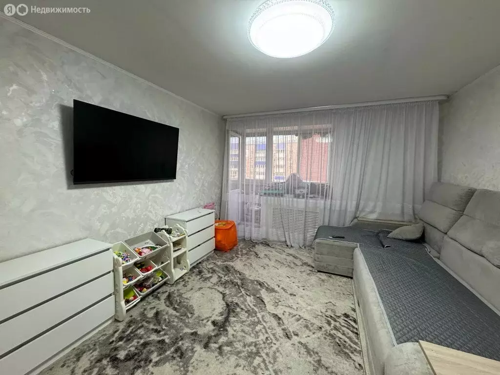 3-комнатная квартира: Стерлитамак, улица Гоголя, 106 (60.7 м) - Фото 1