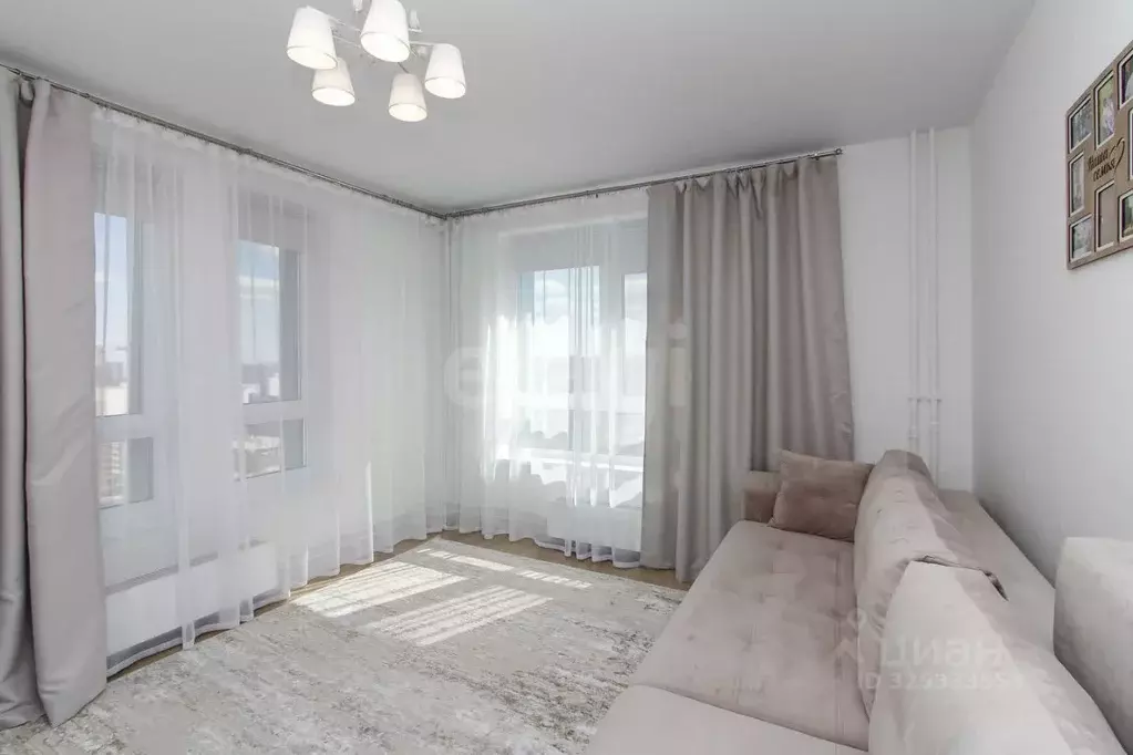 2-к кв. Тюменская область, Тюмень Полевая ул., 117к7 (55.3 м) - Фото 0