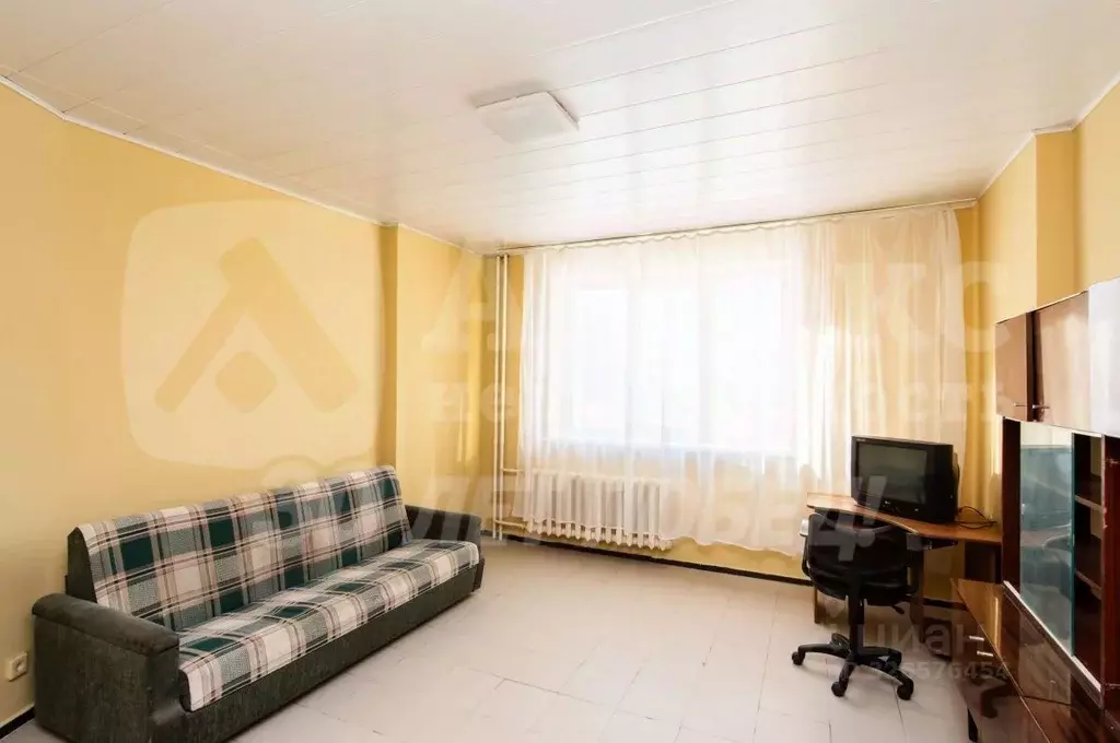 3-к кв. Тюменская область, Тюмень Харьковская ул., 27 (90.5 м) - Фото 0