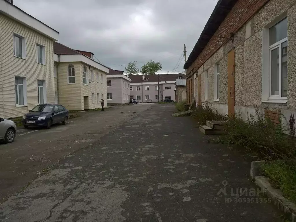 Склад в Свердловская область, Карпинск ул. Луначарского, 82 (15 м) - Фото 2