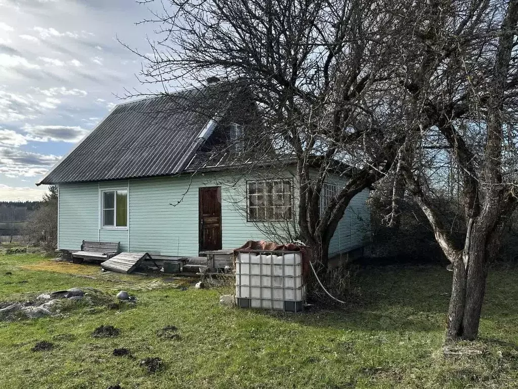 Дом в Новгородская область, Валдайский район, Едровское с/пос, д. ... - Фото 0