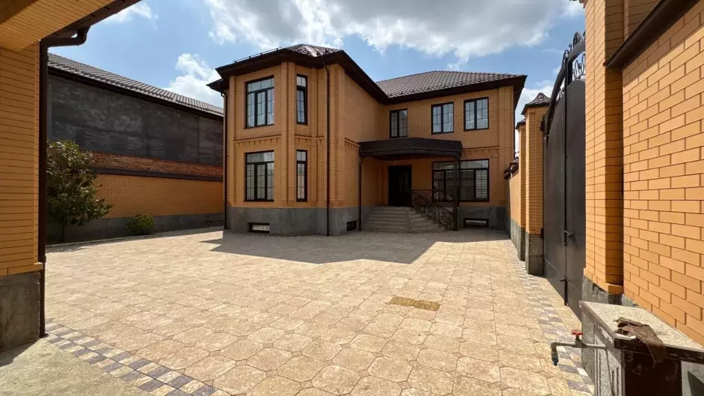 Дом в Чеченская республика, Грозный ул. Телеграфная, 14 (378 м) - Фото 1