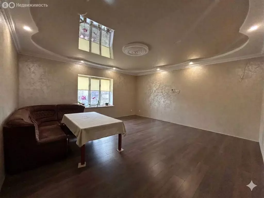 Дом в Украинка, улица Амет-Хана Султана, 49 (232.2 м) - Фото 1