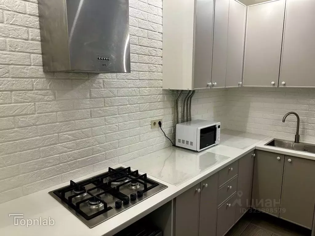 3-к кв. Калининградская область, Калининград Балашовская ул. (82.0 м) - Фото 1