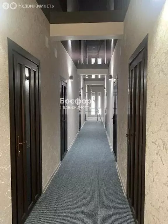 Дом в Судак, улица Маршала Ерёменко (670 м) - Фото 1