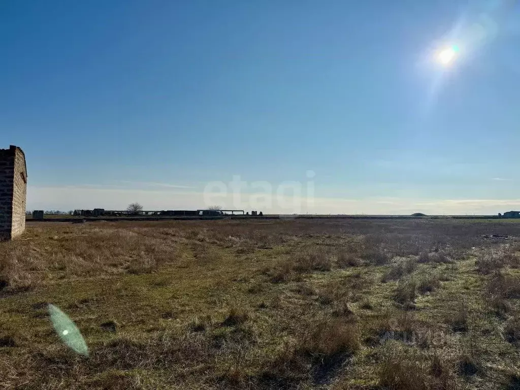 Участок в Крым, Сакский район, Воробьевское с/пос, с. Шаумян  (60.0 ... - Фото 1