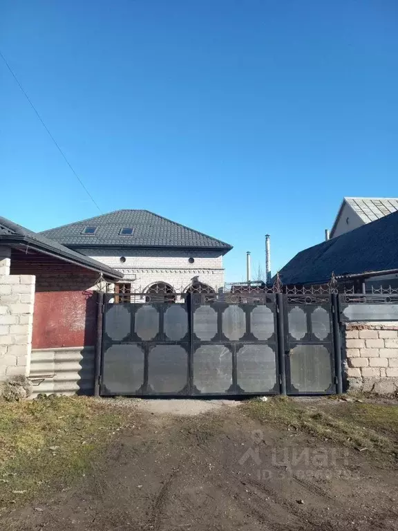 Дом в Кабардино-Балкария, Нальчик городской округ, с. Кенже пер. ... - Фото 1