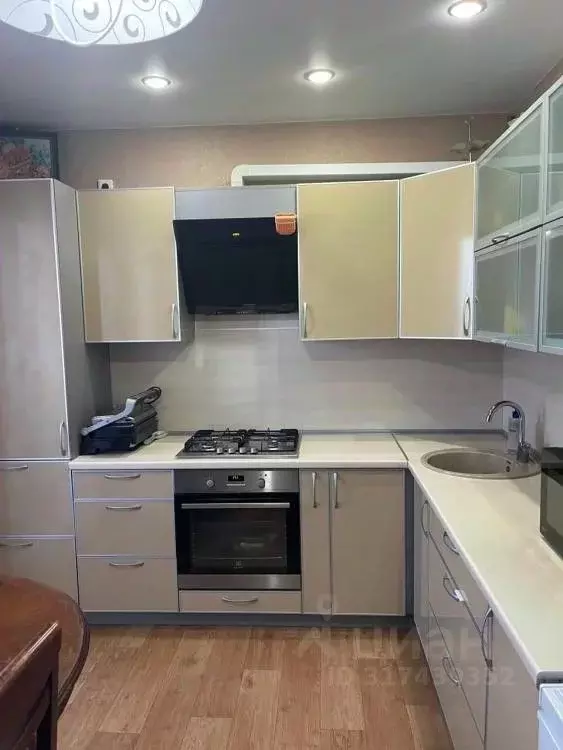 2-к кв. Омская область, Омск ул. 28-я Северная, 22 (75.0 м) - Фото 1