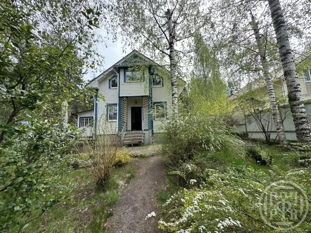 Дом в Ленинградская область, Выборгский район, Рощинское городское ... - Фото 1