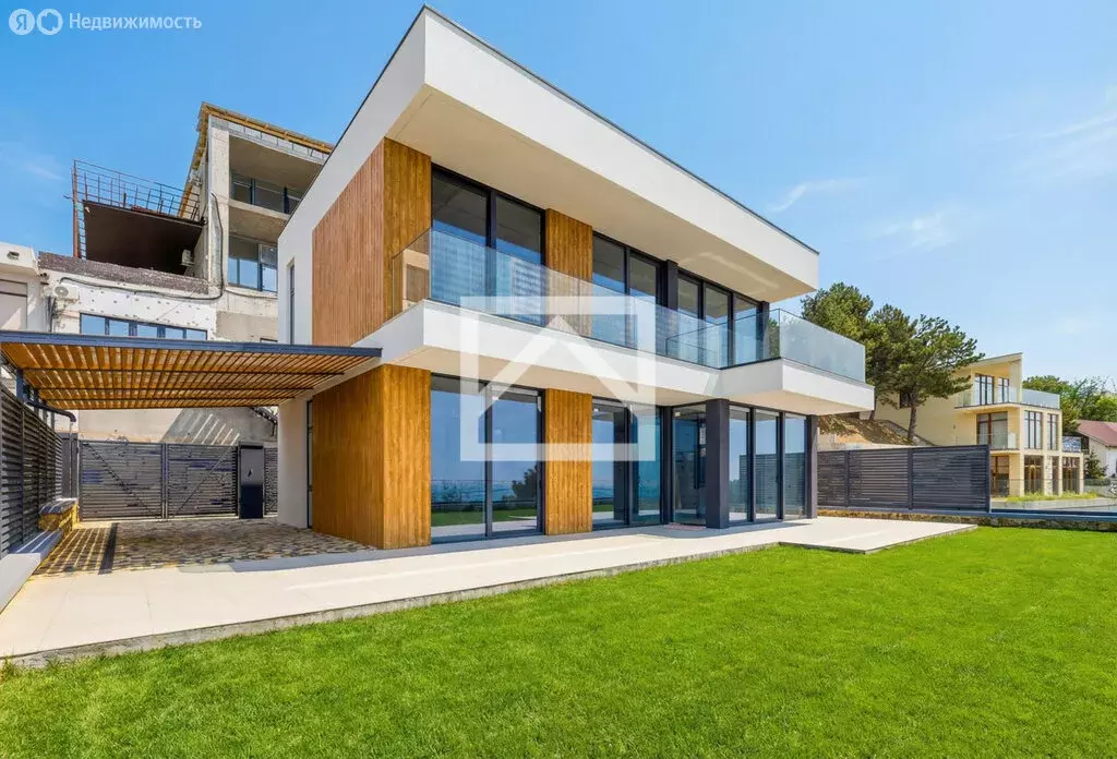 Дом в Гаспра, улица Горького, 24 (191 м) - Фото 1