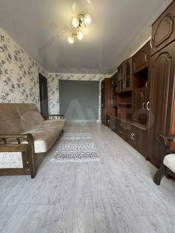 Комната 36,5 м в 2-к., 5/5 эт. - Фото 1