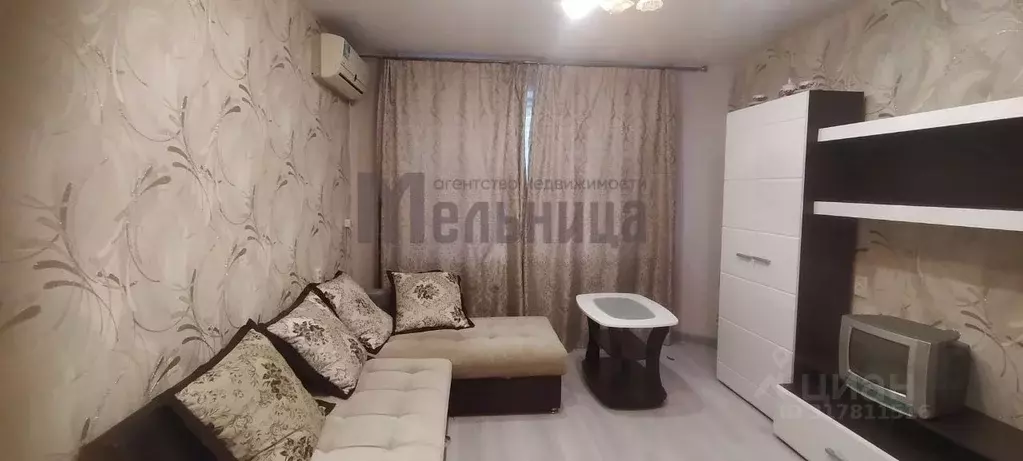 2-к кв. Волгоградская область, Волгоград ул. Кирова, 92Б (54.0 м) - Фото 0