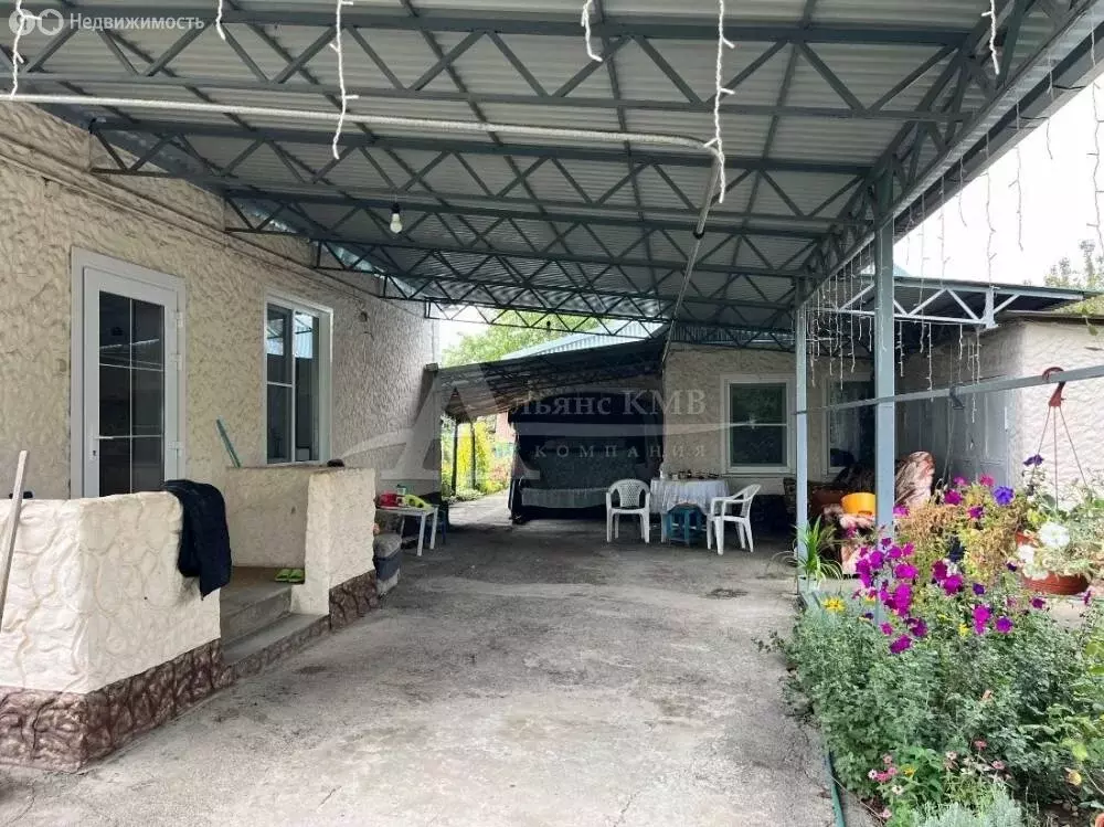 Дом в Новопавловск, улица Калинина (68 м) - Фото 1