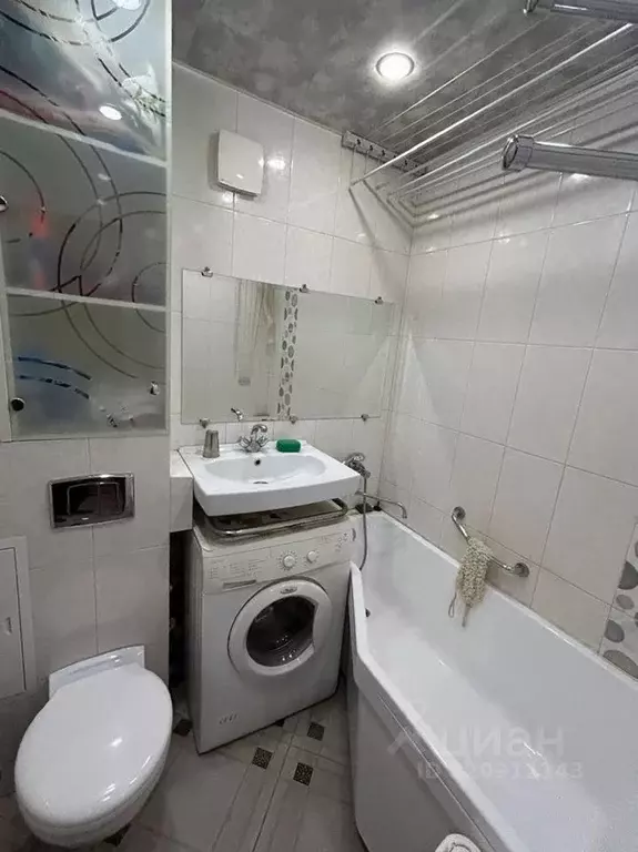 Дом в Крым, Симферополь ул. Карьерная (50 м) - Фото 1