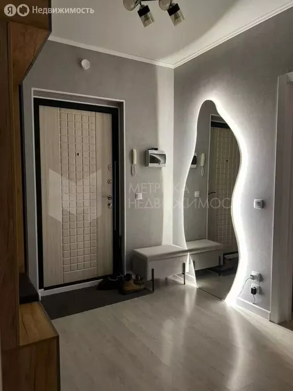 1-комнатная квартира: Тюмень, улица Бакинских Комиссаров, 1 (44 м) - Фото 2