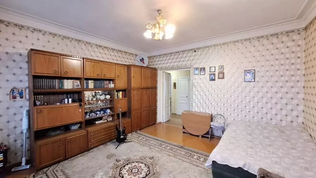 3-к кв. Калужская область, Калуга ул. Луначарского, 53 (71.5 м) - Фото 0