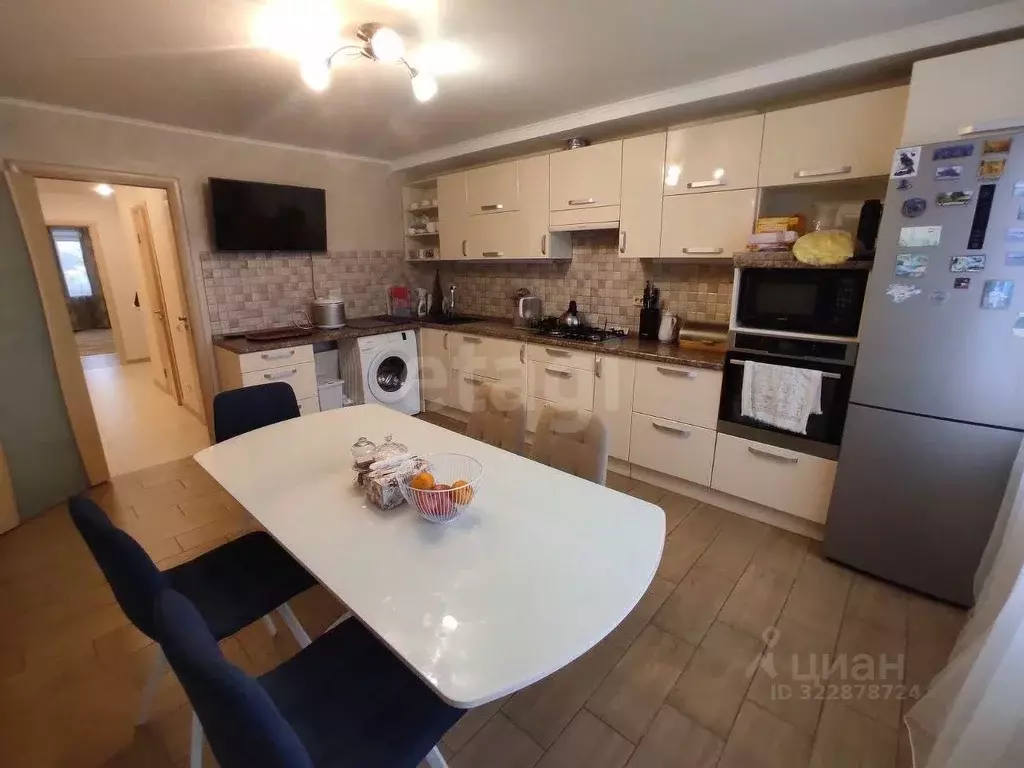 3-к кв. Брянская область, Брянск ул. Медведева, 17 (93.6 м) - Фото 2