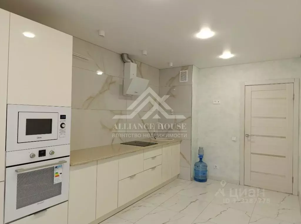 3-к кв. Татарстан, Казань ул. Братьев Батталовых, 20Ак2 (72.0 м) - Фото 1