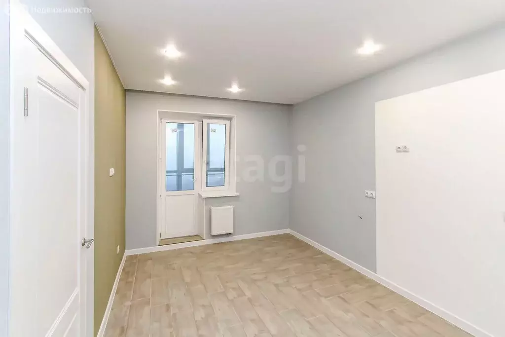 1-комнатная квартира: Тюмень, улица Мельникайте, 2к14 (40.2 м) - Фото 1