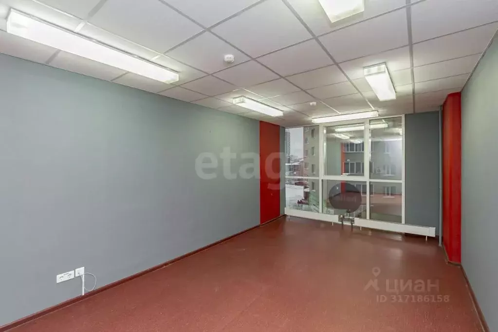 Офис в Тюменская область, Тюмень ул. Мельникайте, 125б (50 м) - Фото 0