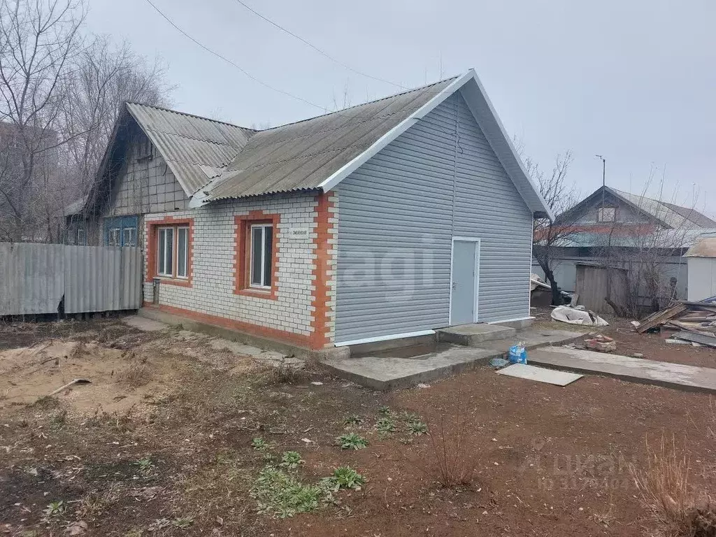 Дом в Саратовская область, Энгельс Смоленская ул., 27 (55 м) - Фото 0